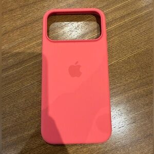 Apple Silicone iPhone Case - 17 Pro Max -  Bright Guava